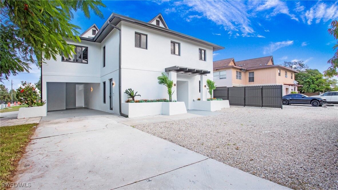 Property Photo: 9002 Somerset (Unit B) Lane FL 34135