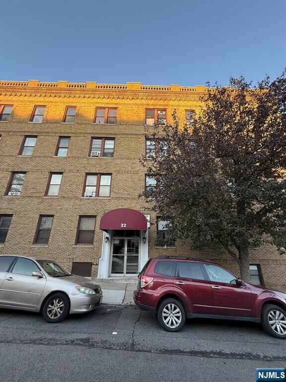 Property Photo:  22 73rd Street 16  NJ 07047 