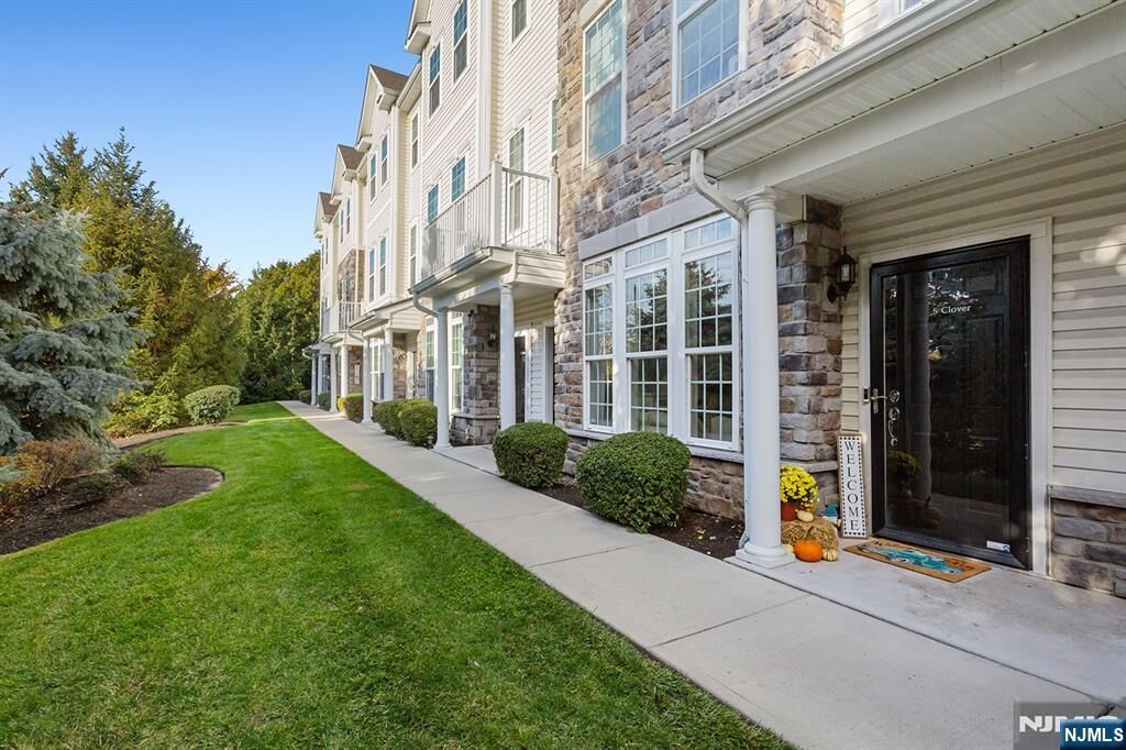 Property Photo:  5 Clover Lane  NJ 07026 