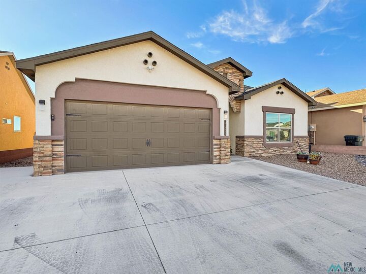Property Photo: 1909 Troy Drive NM 88220
