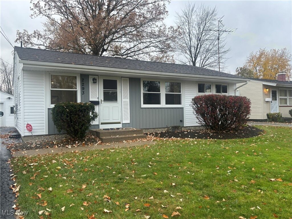 Property Photo: 2293 Parkwood Drive NW OH 44485