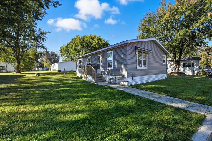 Property Photo:  134 Anthony Drive 31  MN 55044 