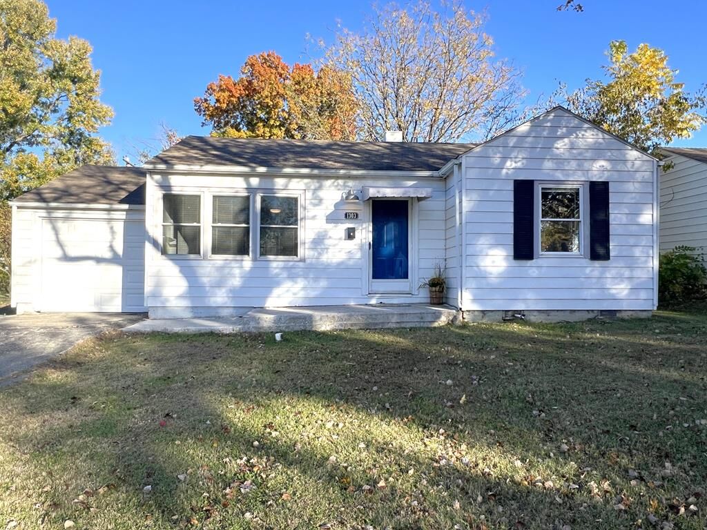 Property Photo:  1303 Burnam Road  MO 64601 