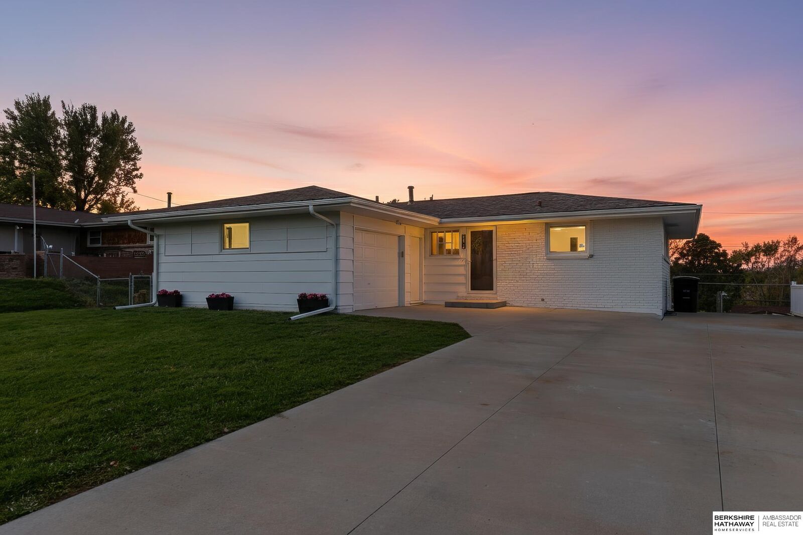 Property Photo:  5216 N 84th Avenue  NE 68134 