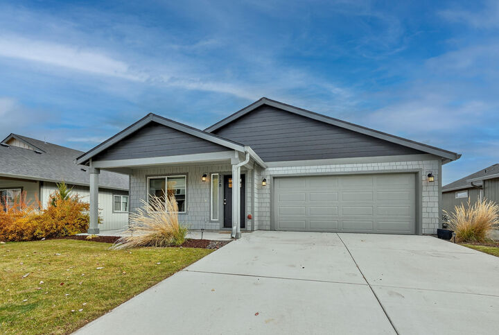 Property Photo:  728 NE Brookstone Drive  OR 97754 