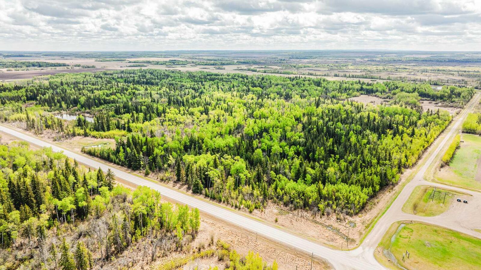 Property Photo:  NW-19-81-9-W6 Highway 681  AB T0H 3V0 