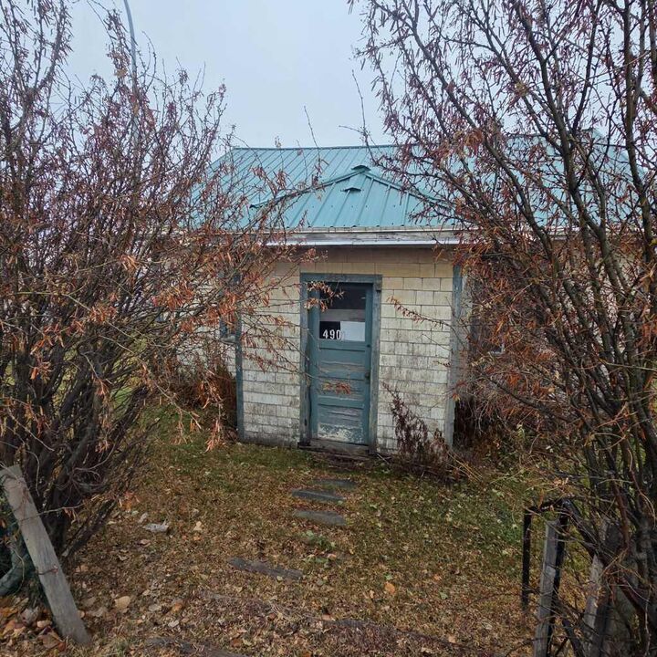 Property Photo: 4901 4 Avenue AB T7E 1C6