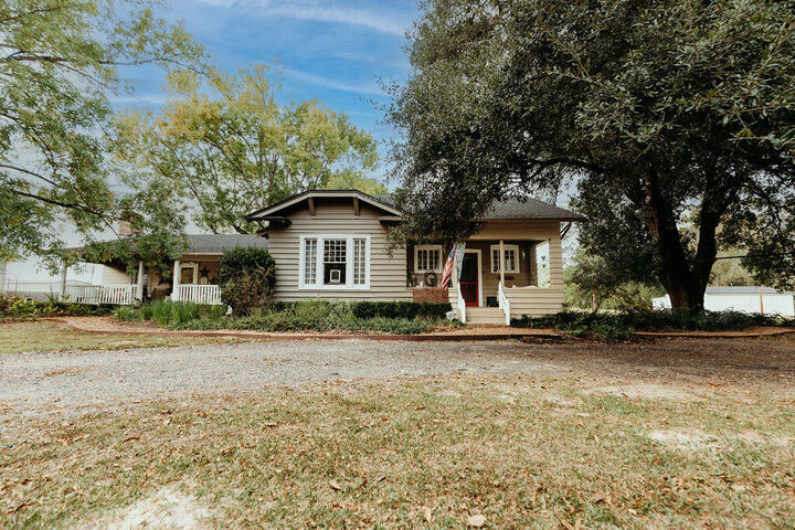 Property Photo: 1916 Glendale Rd LA 70634