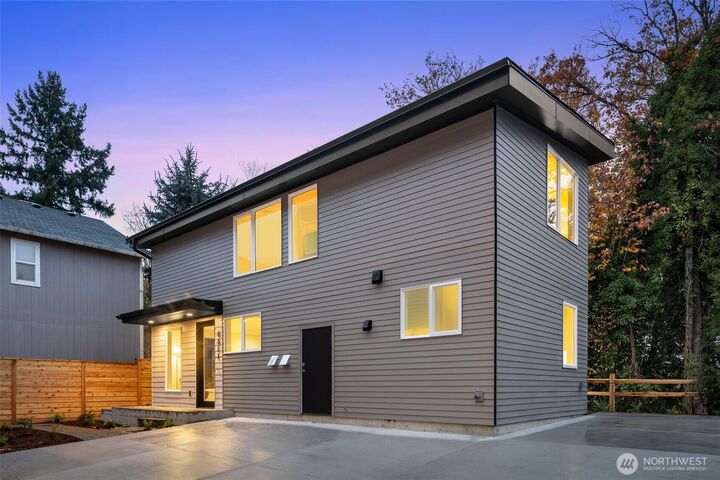 Property Photo:  4411  21st Avenue SW  WA 98106 