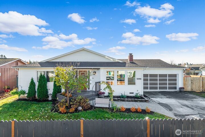 Property Photo:  5302  142nd Place NE  WA 98271 