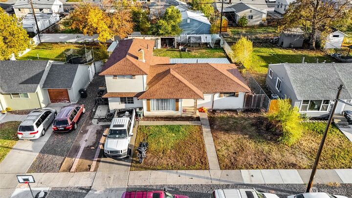 Property Photo:  915 S Ironwood Drive  WA 98837 