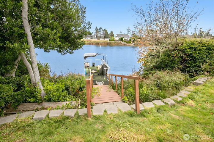 510  Sunset Avenue NE  Ocean Shores WA 98569 photo