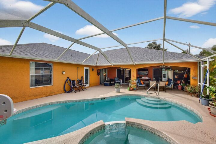 Property Photo: 3282 SE West Snow Road FL 34984