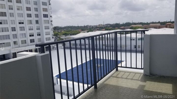 Property Photo: 2780 NE 183rd St 608 FL 33160