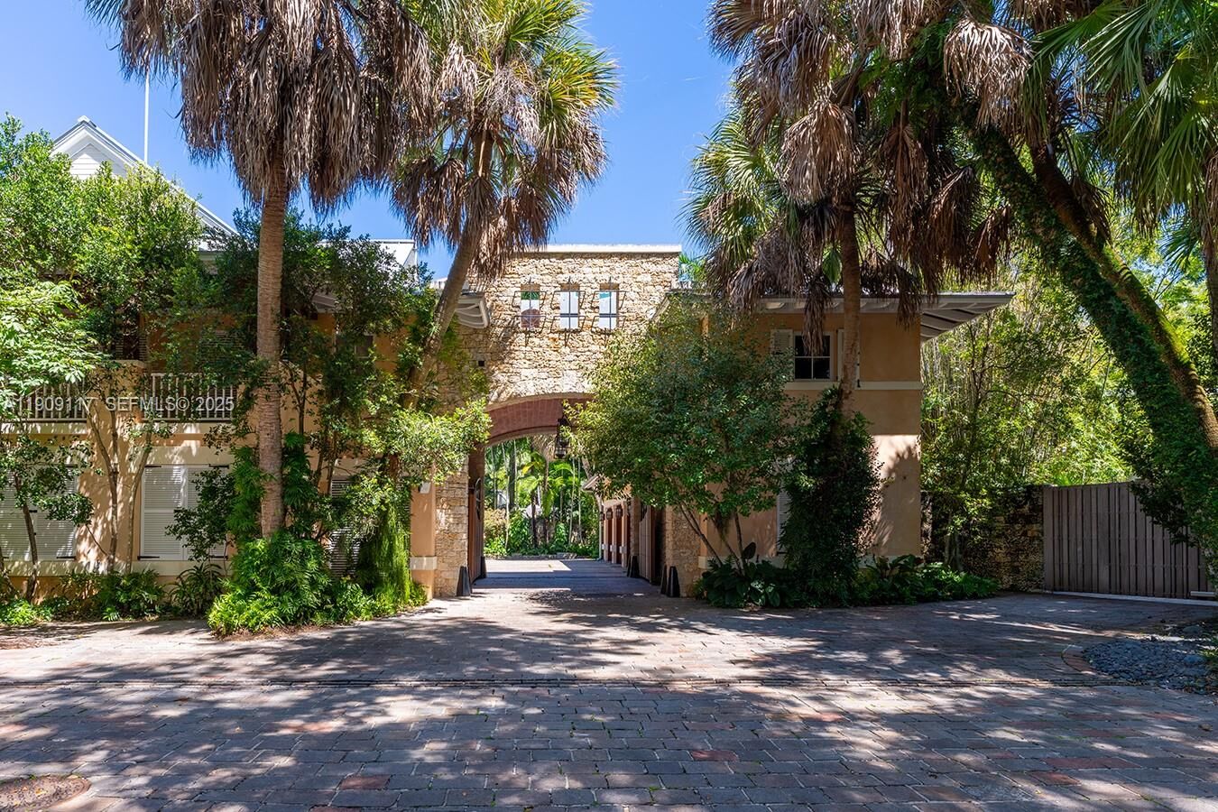 Property Photo: 3585 Anchorage Way FL 33133