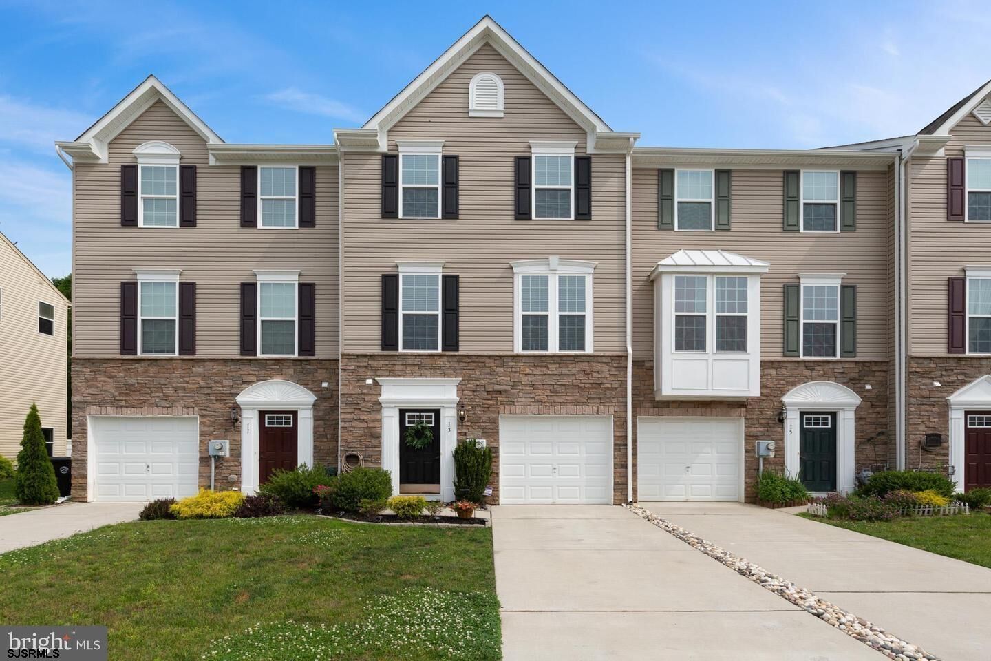 Property Photo:  13 Tailor Ln  NJ 08081 