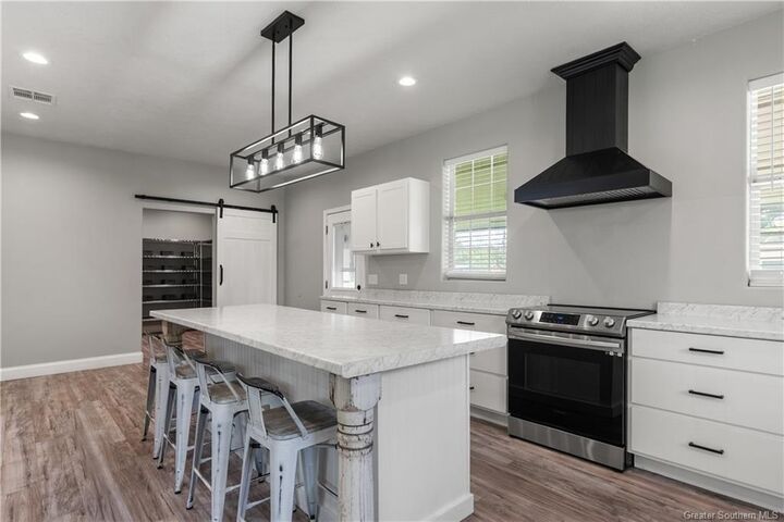 Property Photo:  1613 West Street  LA 70668 