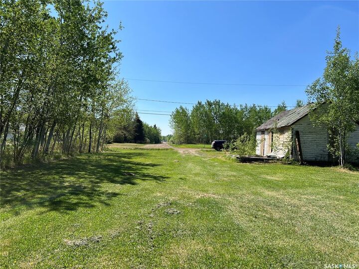 Property Photo:  707 4th Avenue E  SK S9X 1J1 
