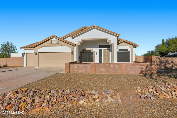 17821 S Golden Valley Drive  Sahuarita AZ 85629 photo