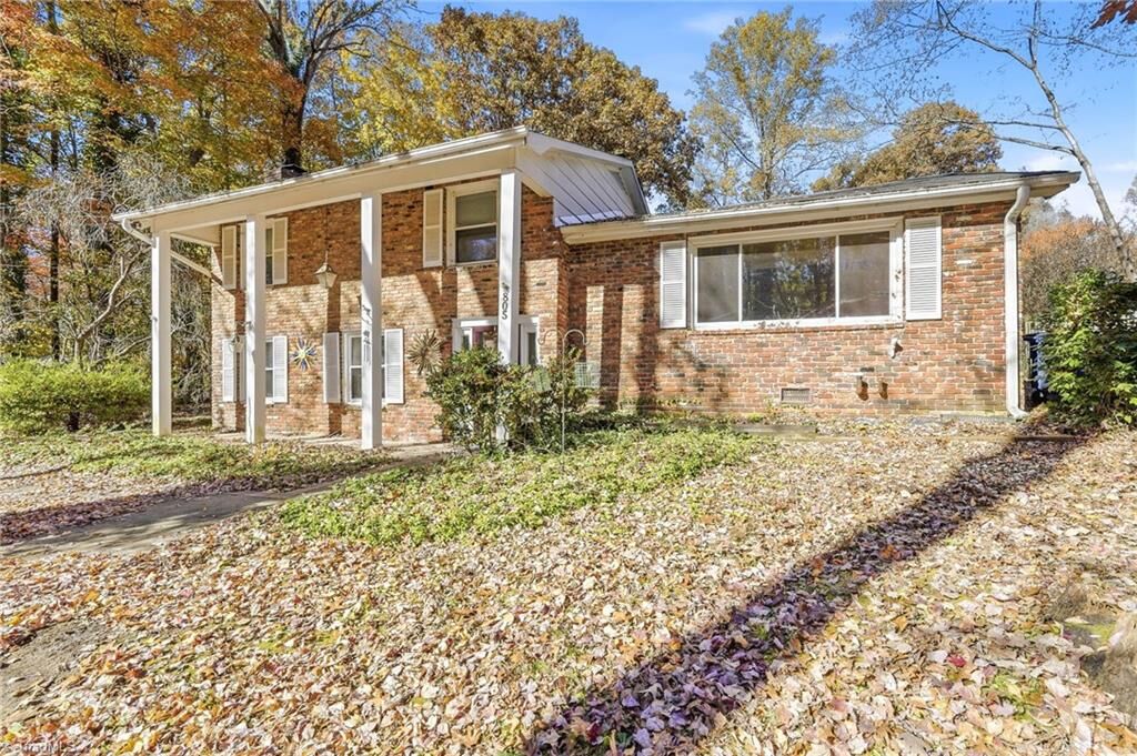 Property Photo:  805 Lynn Dee Drive  NC 27106 