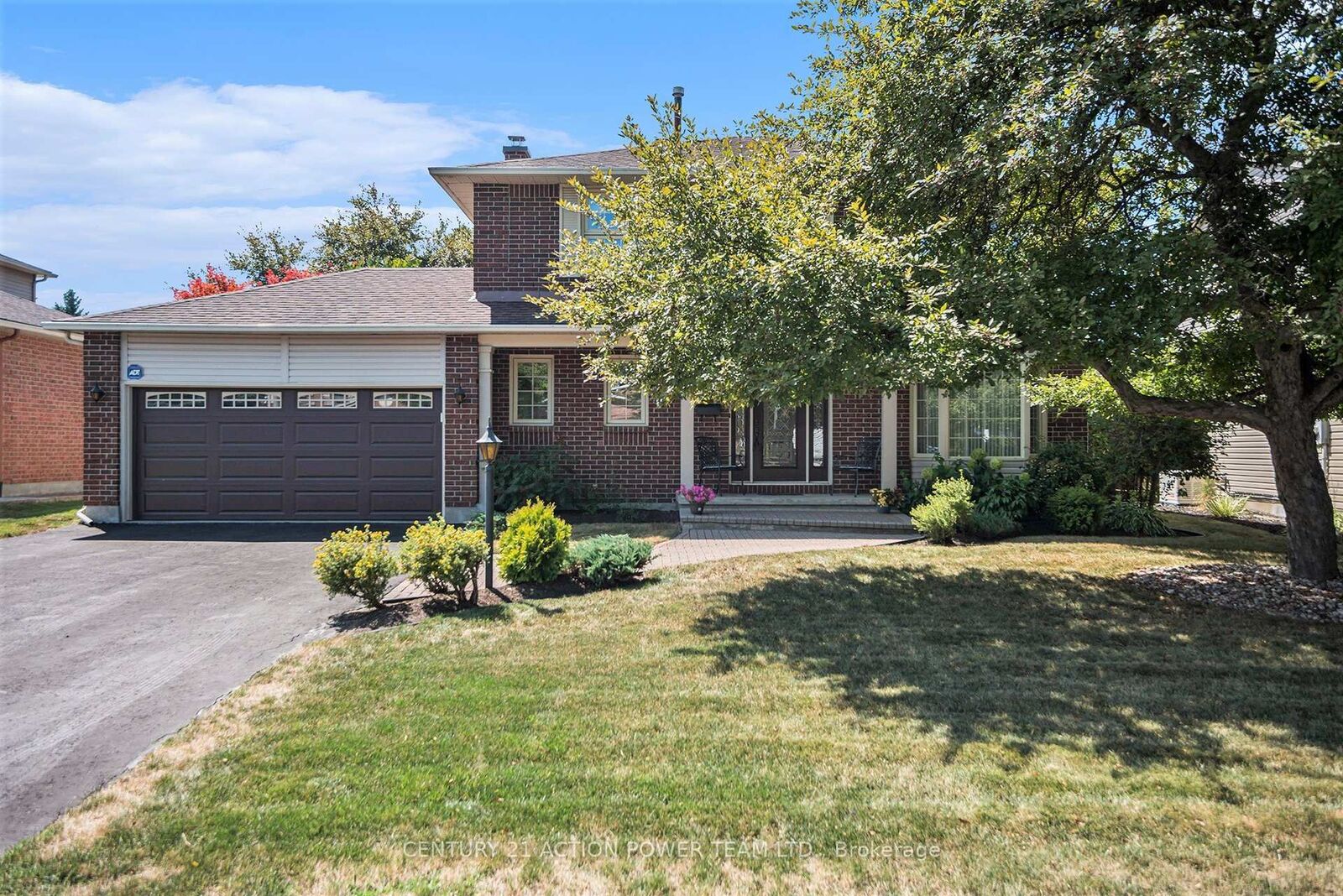 Property Photo:  1358 Turner Crescent  ON K1E 2Y4 