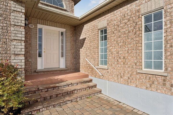 Property Photo:  136 Marsellus Drive  ON L4N 0E1 