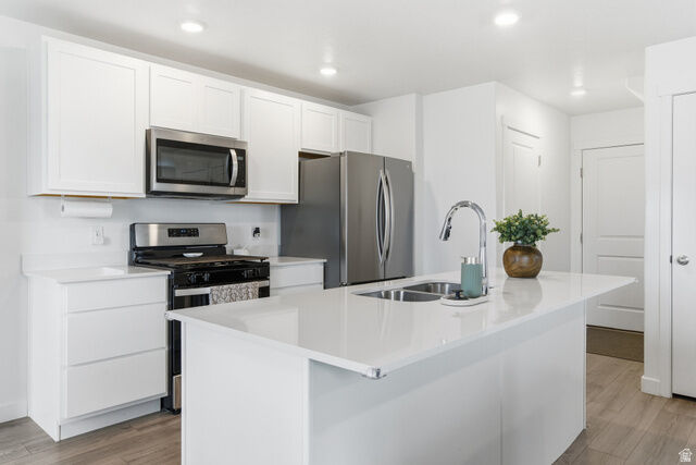 Property Photo: 477 N Scuttlebutt Ln UT 84045