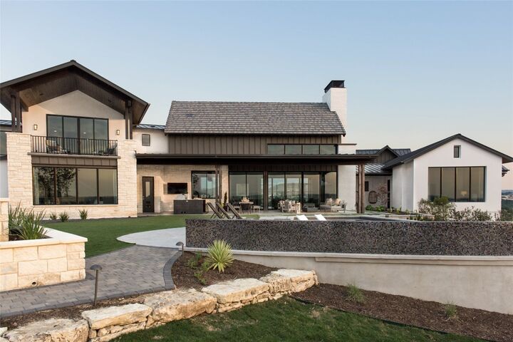 Property Photo:  707 Moonlight Bay Drive  TX 78669 