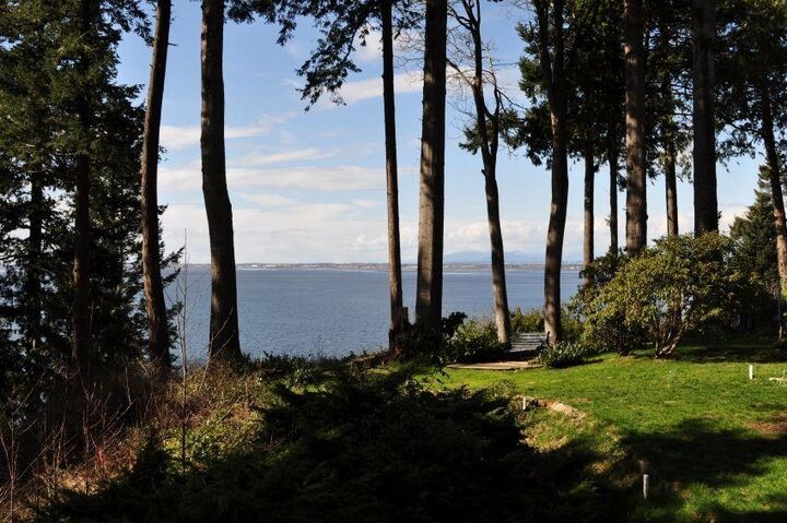 Property Photo: 1515 126A Street BC V4A 1K1