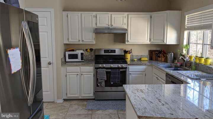 Property Photo: 407 Deerpath Avenue SW VA 20175