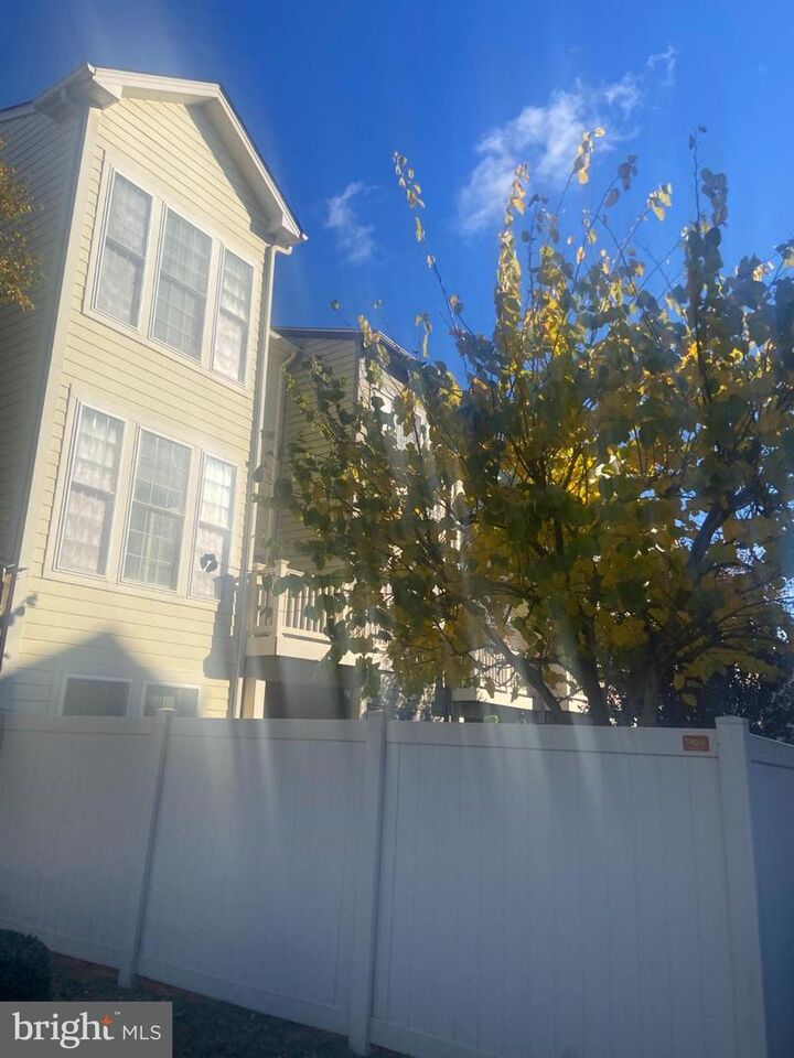 Property Photo: 573 Dandelion Terrace SE VA 20175