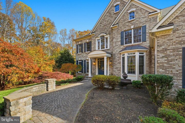 Property Photo:  9712 Thorn Bush Drive  VA 22039 