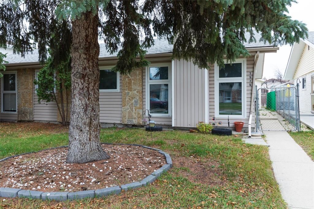 Property Photo:  1575 Rothesay Street  MB R2G 2H5 