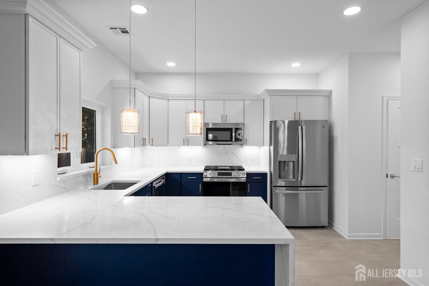 Property Photo: 410 Morris Place NJ 07203