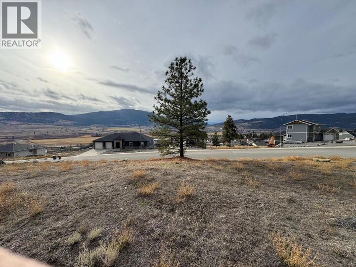 Photo de la propriété:  4250 Falcon Crest Drive  BC V1K 0B4 