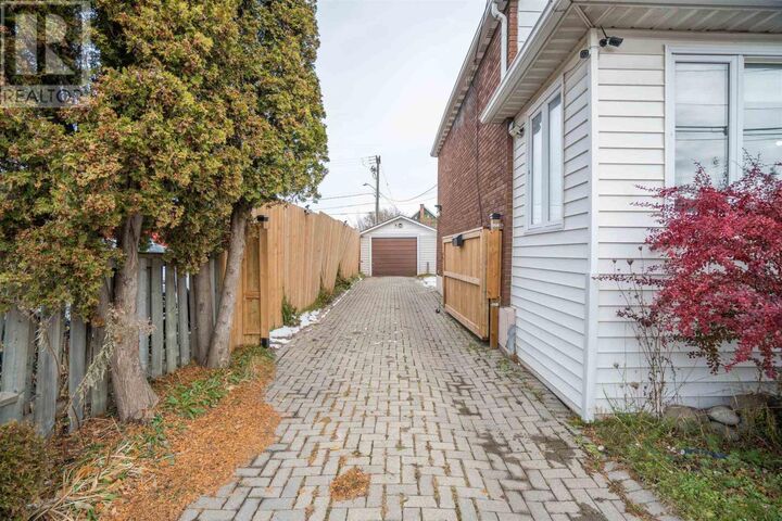 Property Photo:  136 St. Georges Ave W  ON P6C 1B5 