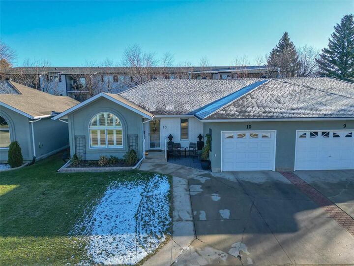 10 Carlton Place  Brandon MB R7B 3Y1 photo