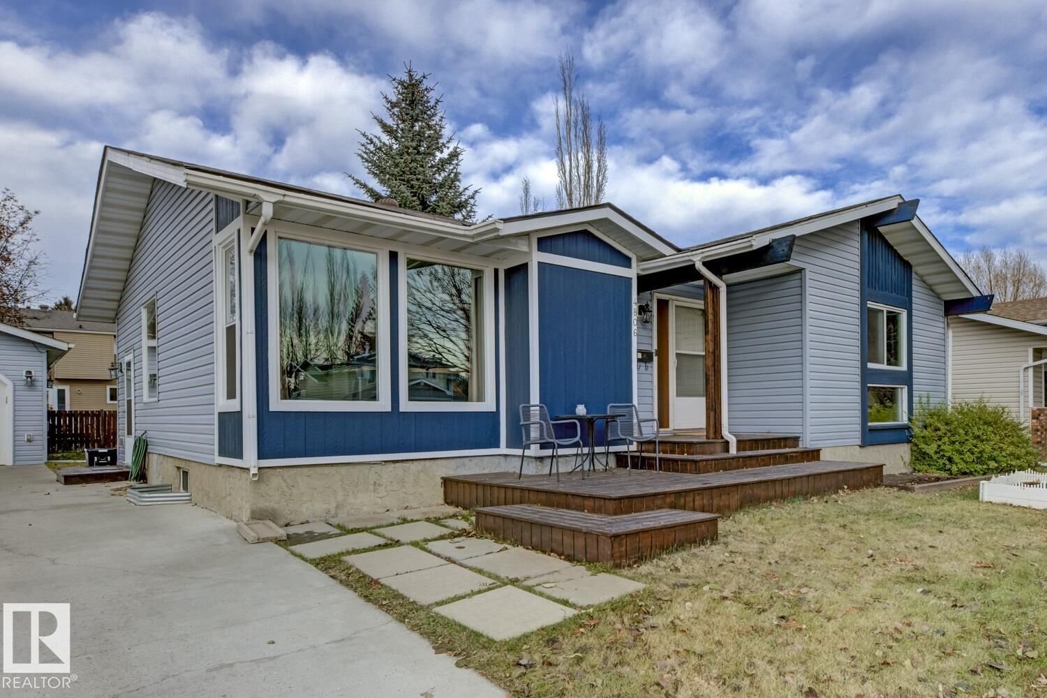 Property Photo: 4806 42 Avenue AB T4X 1E9