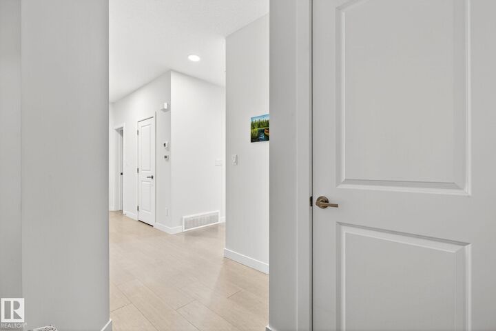 Property Photo:  1624 Erker Way NW  AB T6M 0Z8 