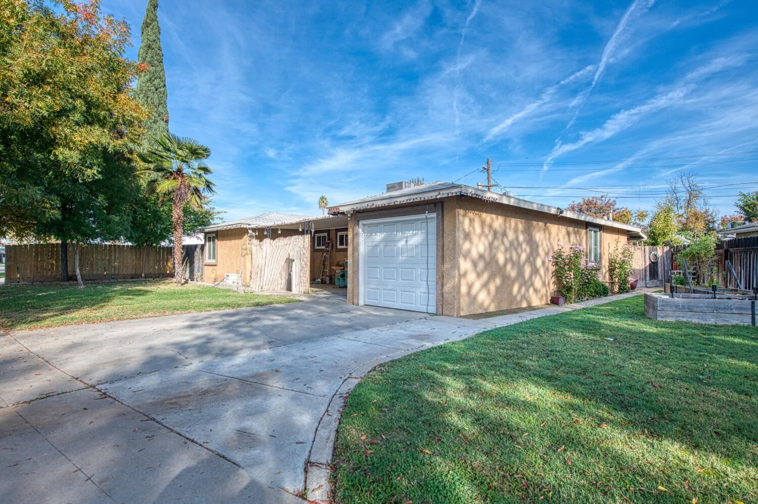 Property Photo:  2407 Ashcroft Court  CA 93726 