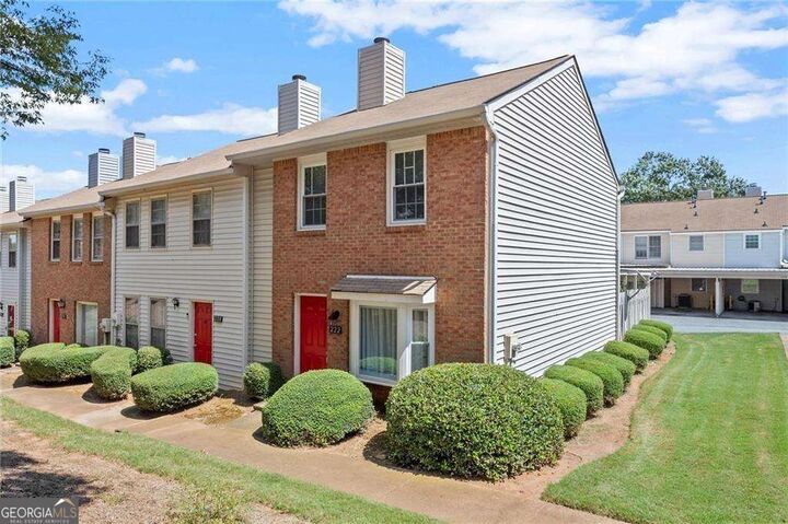 Property Photo:  222 Mill Creek Place  GA 30076 