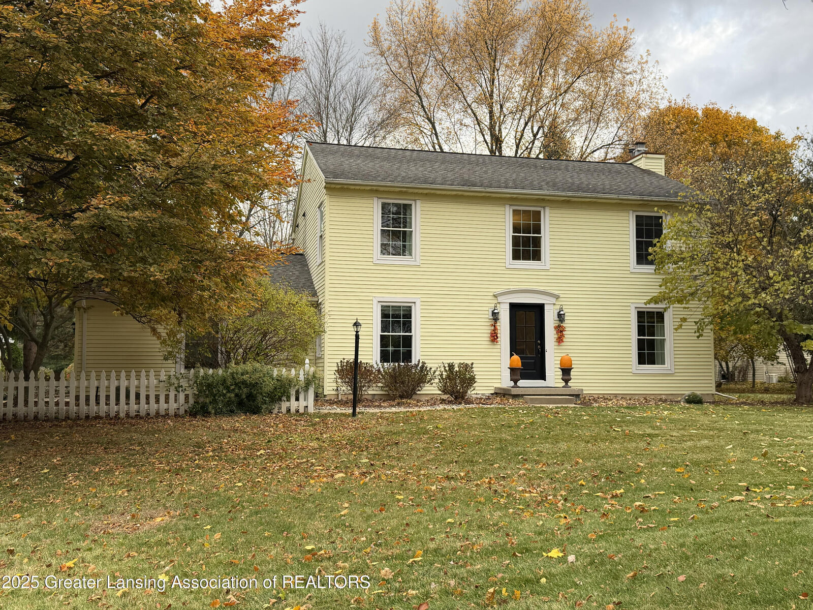 Property Photo:  1572 Wenonah Drive  MI 48864 