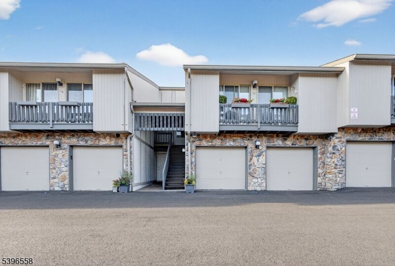 Property Photo:  20 McChesney Ct  NJ 07052 