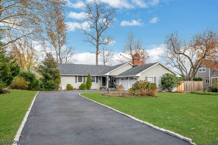 33 Colonial Dr  Morris Twp. NJ 07960 photo