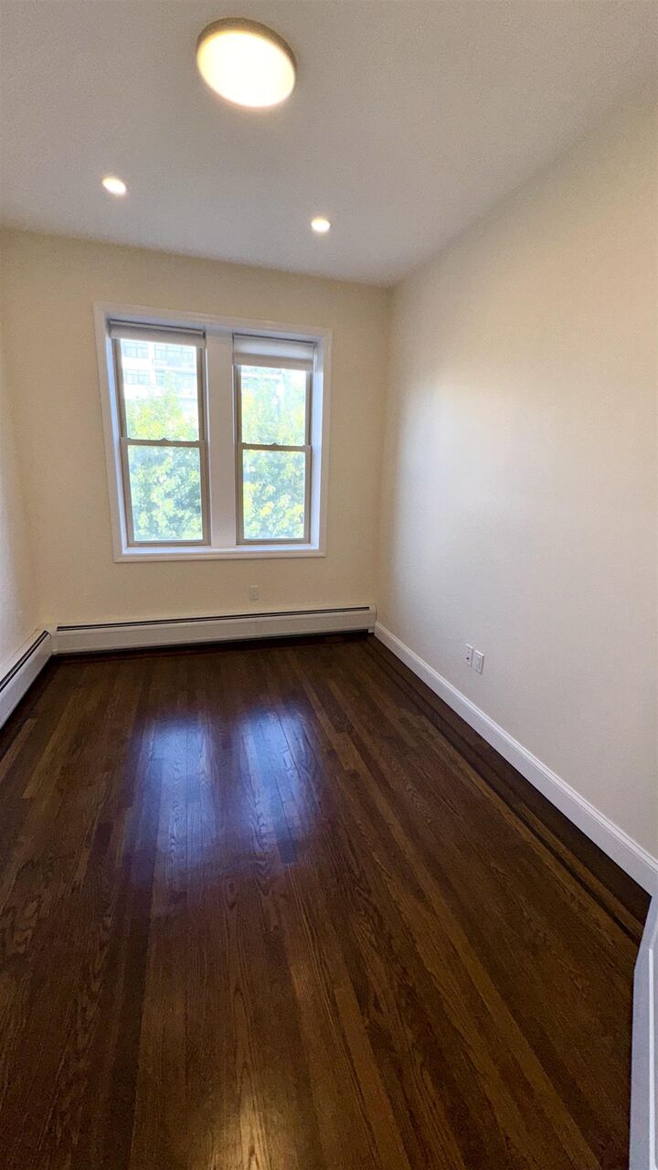 Property Photo:  76 Beacon Ave 3B  NJ 07306 