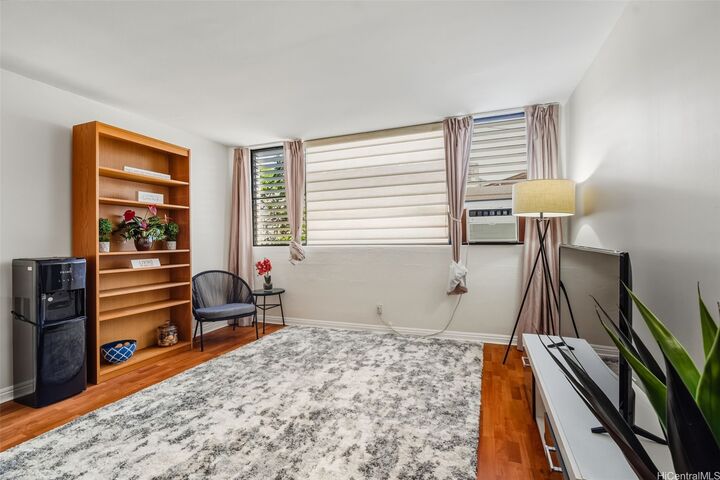 Property Photo: 60 N Kuakini Street 1F HI 96817