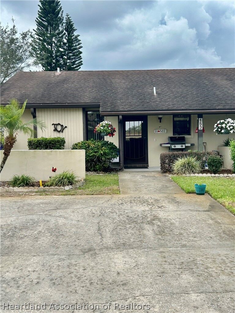 Property Photo:  153 Fairway Drive  FL 33852 