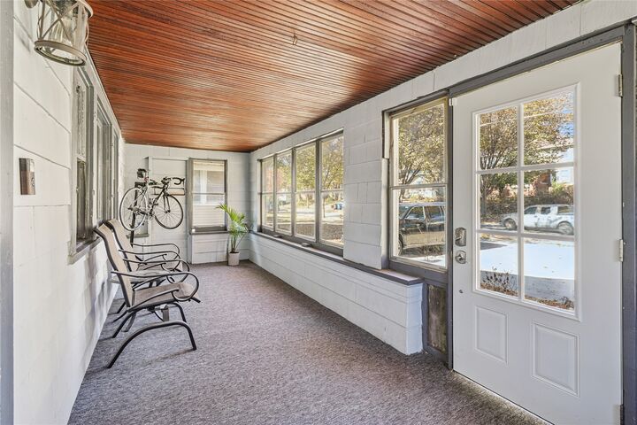 Property Photo:  2928 High Street  IA 50312 