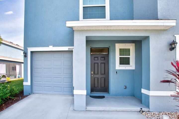 Property Photo: 3907 Goldheart Boulevard FL 34208