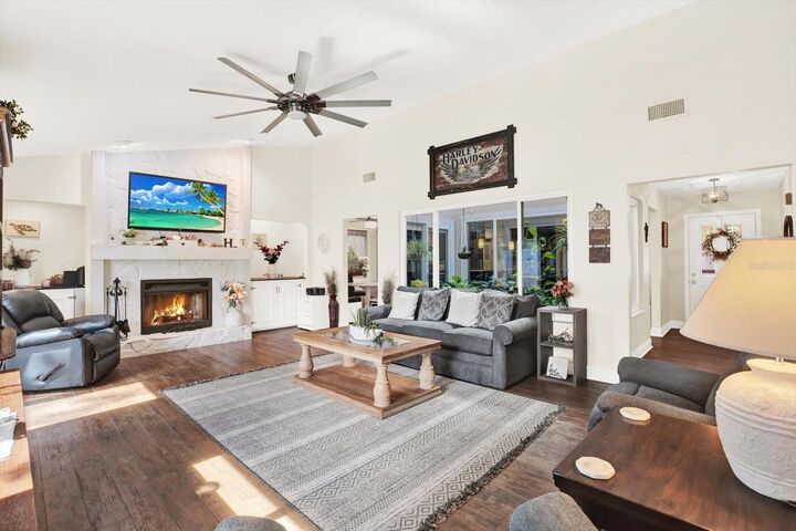 Property Photo:  705 Brinton Court  FL 33511 